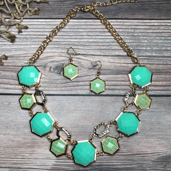 New 14K Gold Tone w Faux Coral Gemstones Statement Necklace & Earrings Set Gift - Picture 2 of 16